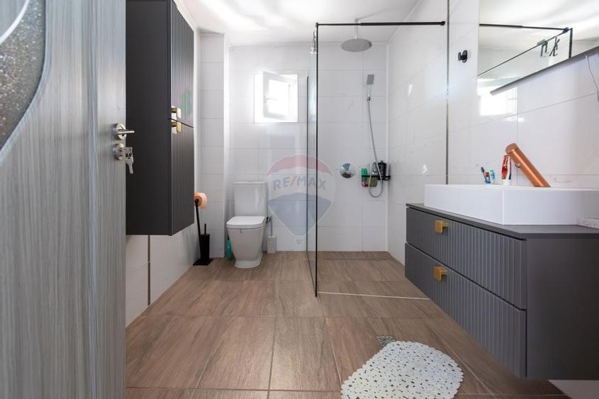 Casă / Vilă nouă,  5 camere, design luxos, teren 1000 mp - 5