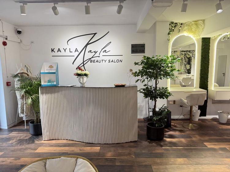 Inchiriere posturi salon - 1