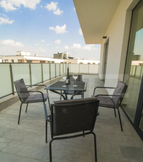 Apartament modern, zona centrala, cu parcare. Ocupabil de la - 6