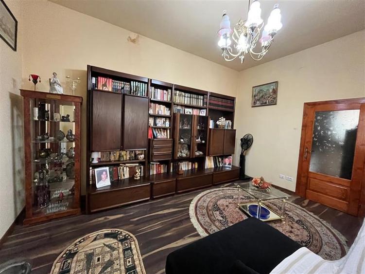 Lugoj, Casa 6 Cam., Teren 511 Mp., Str. Oituz. nr.1 - 4