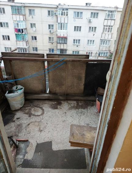 Apartament cu 2 camere decomandat în Rovinari
