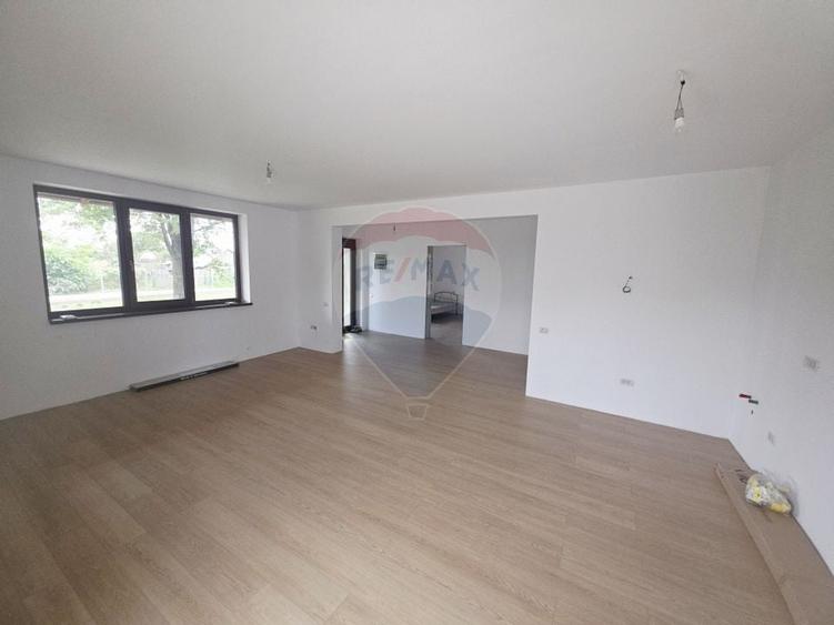 Casă cu livadă și teren generos – Girov - 26