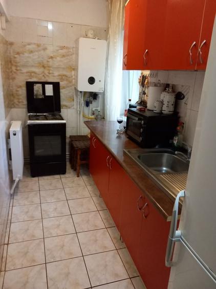 Proprietar vand apartament 2 camere - 2