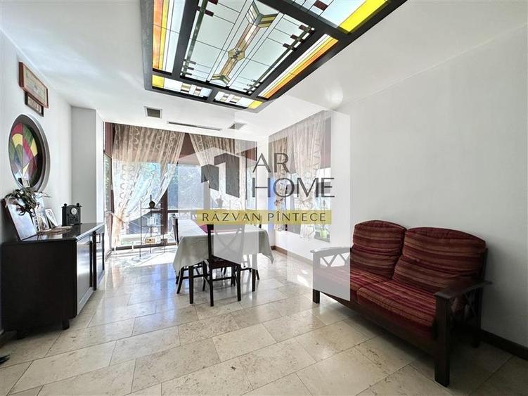 Proprietate impresionanta cu piscina interioara, zona centrala, Ploies - 31