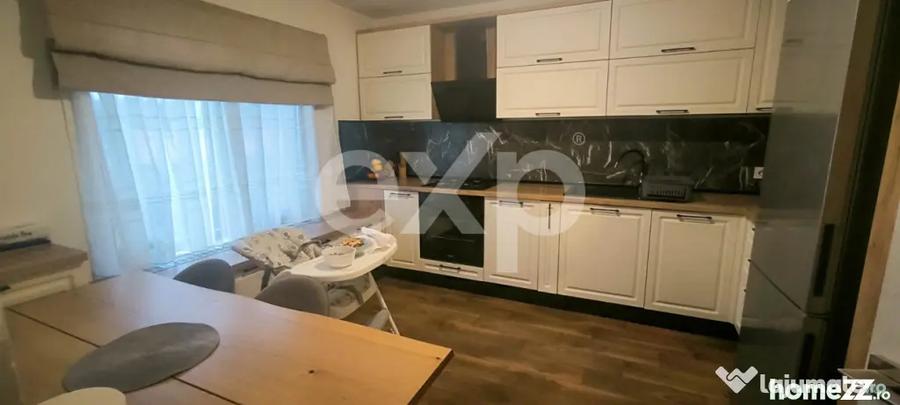 Casă cu 5 camere cu Teren 1060 Mp în Central