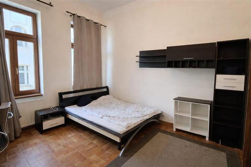 Apartament spatios cu 4 camere in inima orasului, ideal locuinta sau investitie - 10