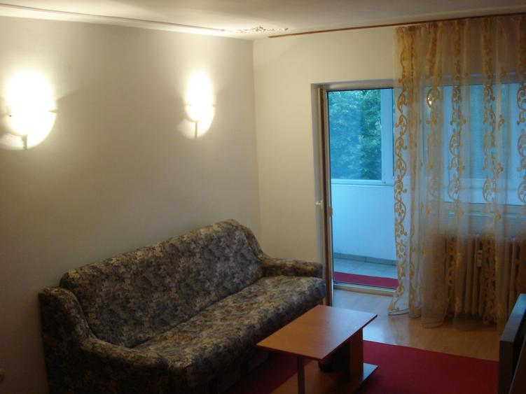 Apartament cu 2 camere decomandat în Dacia