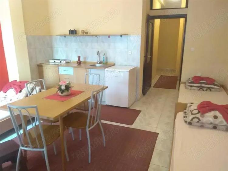 Garsoniera in zona Universitate - 3