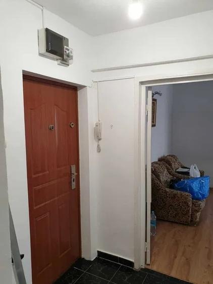 Apartament 2 camere, decomandat, etaj 2/10, zona Podu Ros - 6