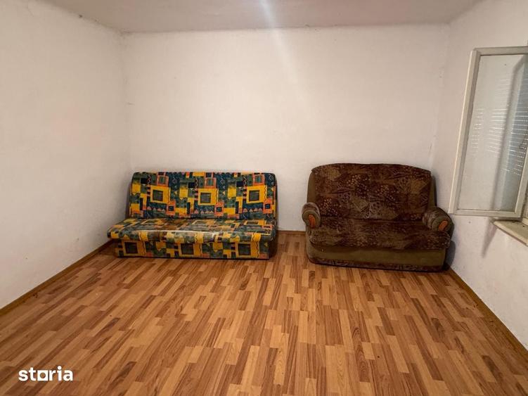 Casă cu 2 camere cu Teren 1240 Mp în Central