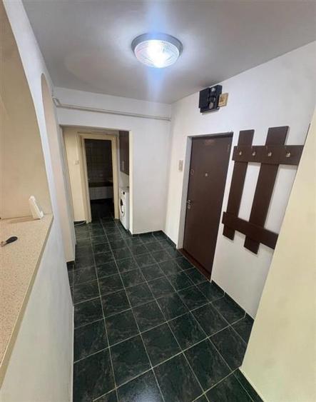 Apartament cu 2 camere decomandat, mobilat în Nicolina