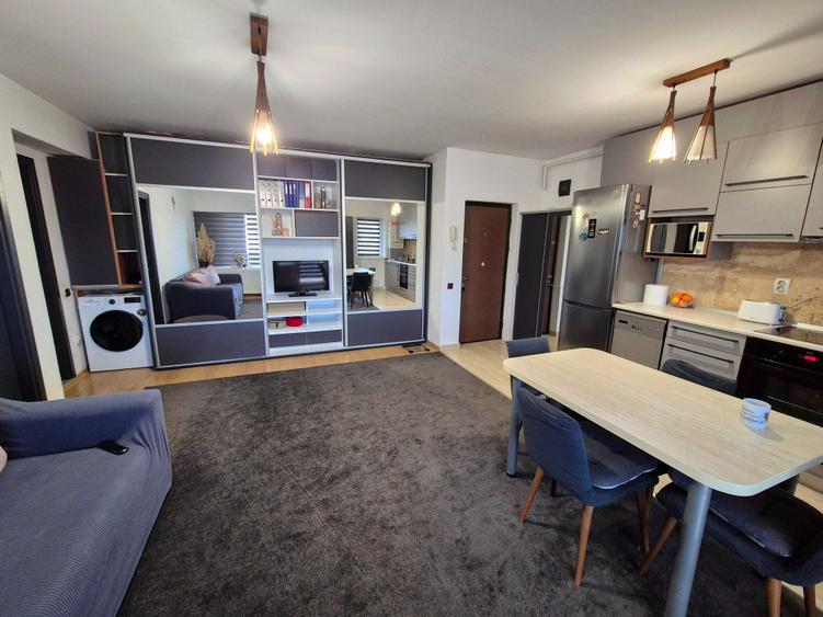 Apartament cu 2 camere semidecomandat în Florești