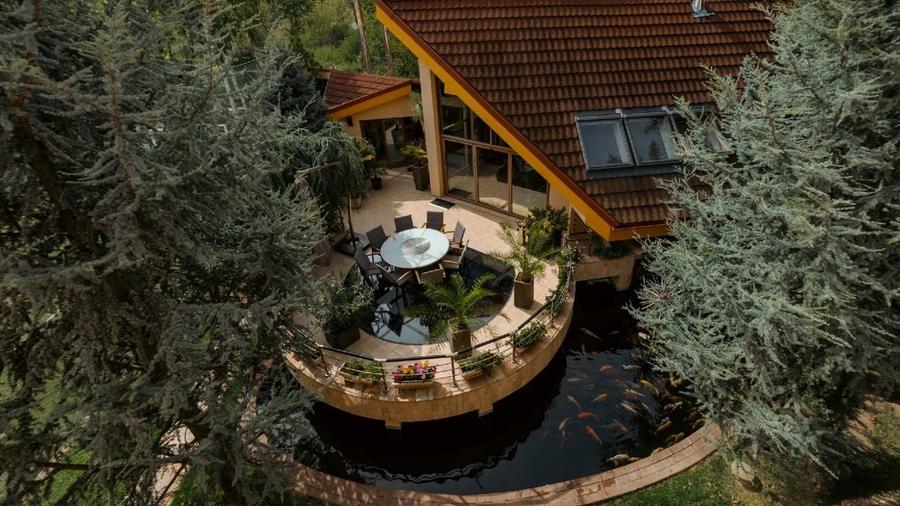 Casă individuală cu 5 camere cu Teren 2548 Mp în Băneasa