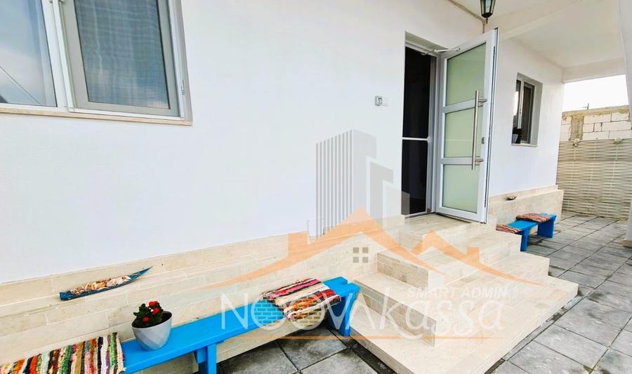 Casă individuală cu 9 camere cu Canalizare în Central