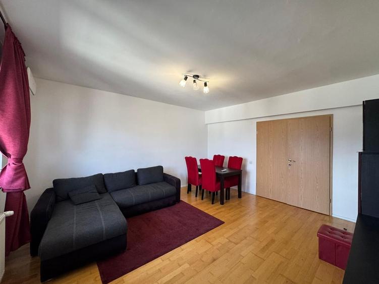 Apartament cu 3 camere decomandat, mobilat în Tei