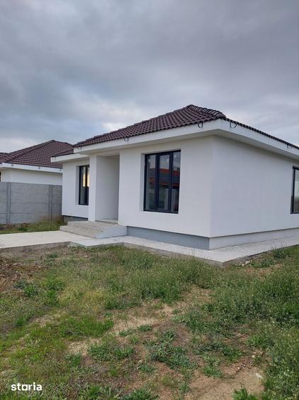 Casă cu 4 camere cu Teren 500 Mp în Central