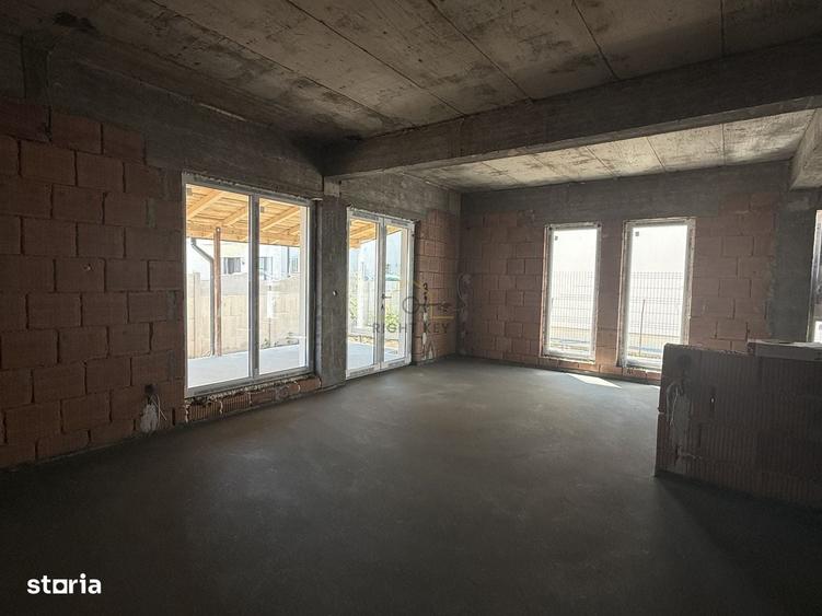 Casă cu 4 camere în Ciorogârla