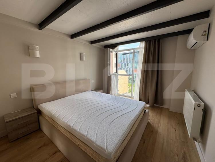 Apartament cu 3 camere semidecomandat, mobilat în Semicentral