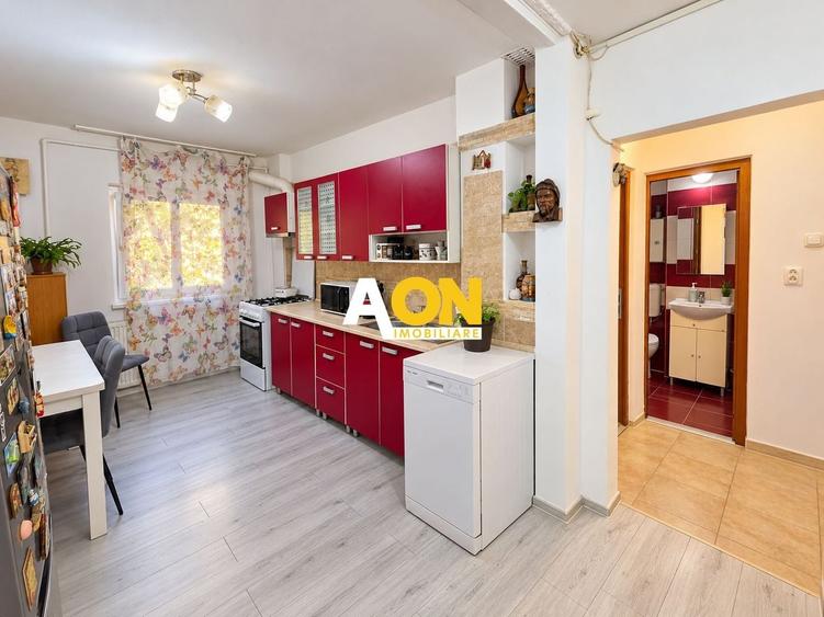 Apartament cu 4 camere decomandat, mobilat în Ampoi 2