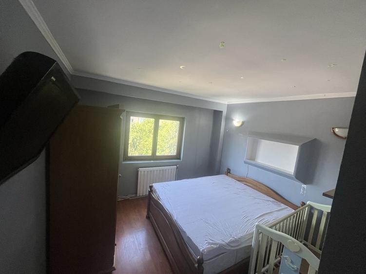 Apartament cu 3 camere decomandat în Republicii