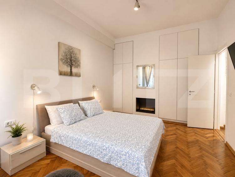 Apartament cu 4 camere semidecomandat, mobilat în Central