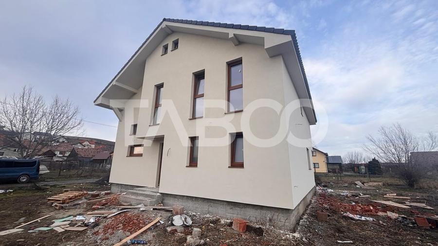 Casă individuală cu 5 camere cu Teren 700 Mp în Șura Mare