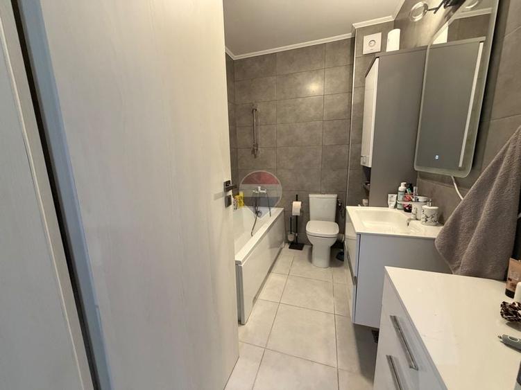 Apartament cu 2 camere decomandat, mobilat în Decebal