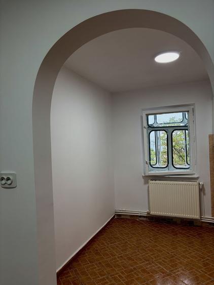 Apartament de vanzare - 2 camere, nemobilat - 3