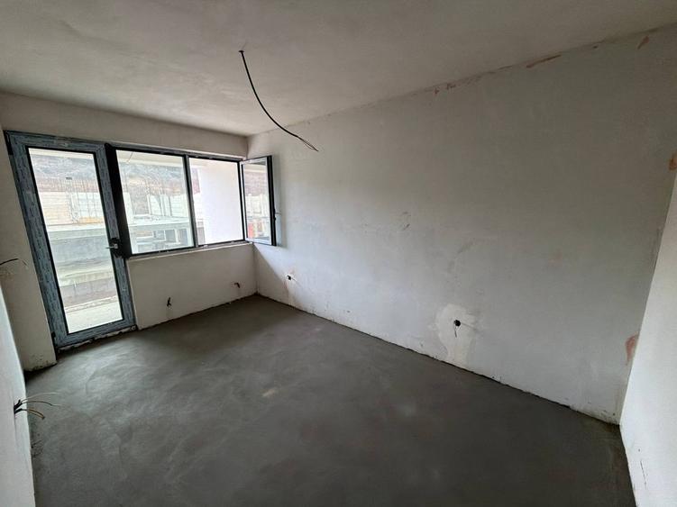 Apartament cu 2 camere decomandat in Hlincea la etajul 1, bloc cu lift - 9