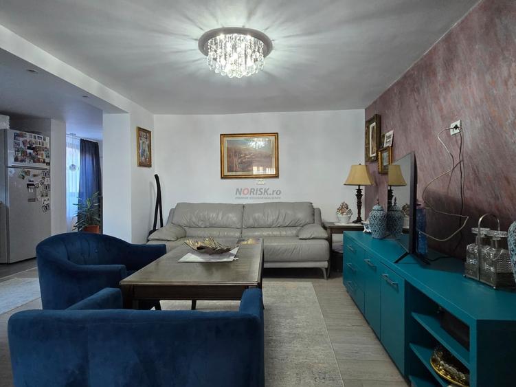 2 case + spațiu comercial | 6 dormitoare - băi proprii | 685 MP Teren - 4