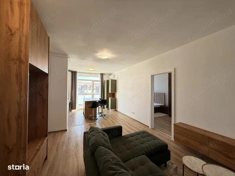 Apartament cu 3 camere semidecomandat, mobilat în Take Ionescu