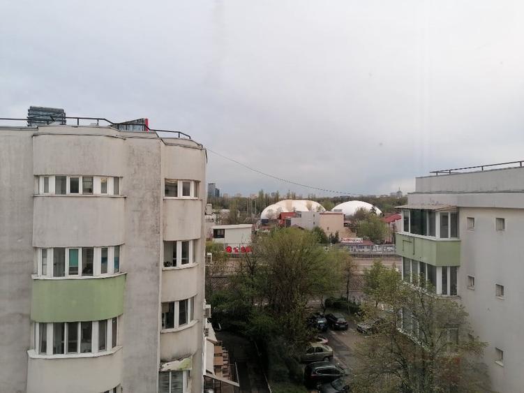 Apartament cu 2 camere decomandat în Aviației