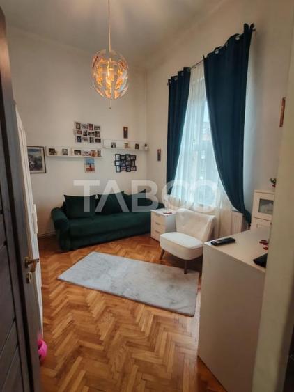 Apartament in cartierul Gruia de vanzare cu 3 camere 2 bai la vila - 1