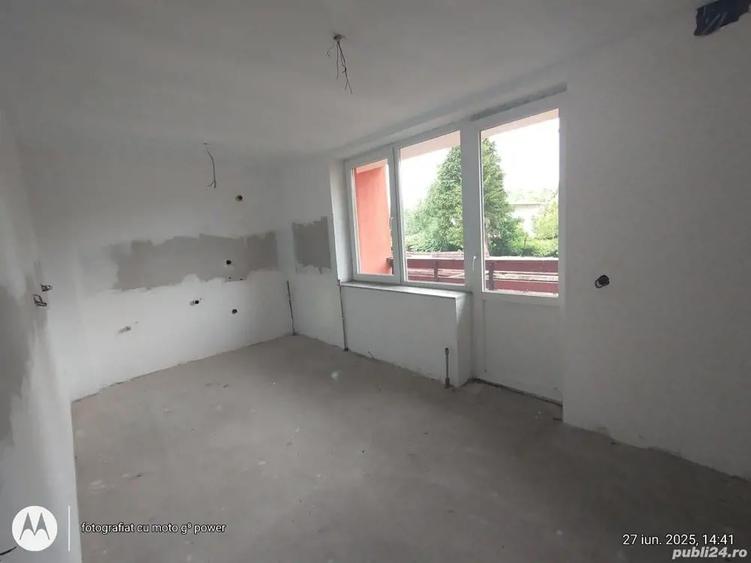 In oras,casa in triplex cu 2 garaje - 3