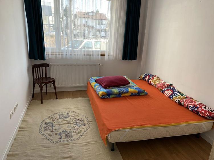 Biharia-Baneasa 3camere parter cu curte si loc parcare - 6