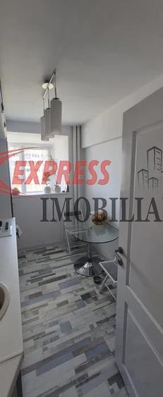 Piata Muncii, Basarabia, Metrou - 3