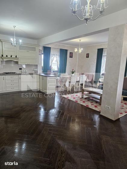 Casă cu 5 camere cu Teren 6000 Mp în Burla