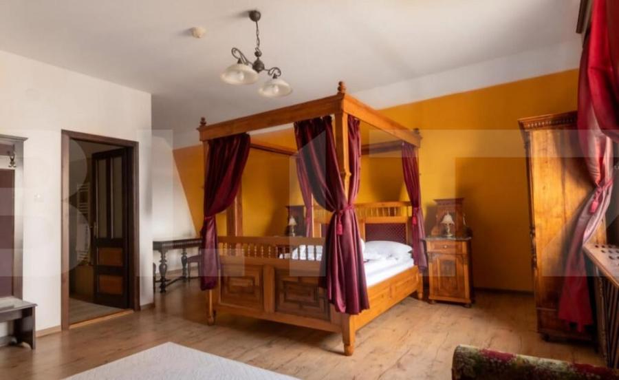 Conac de vanzare 7 camere cu bai proprii, crama, ciubar ? - 6