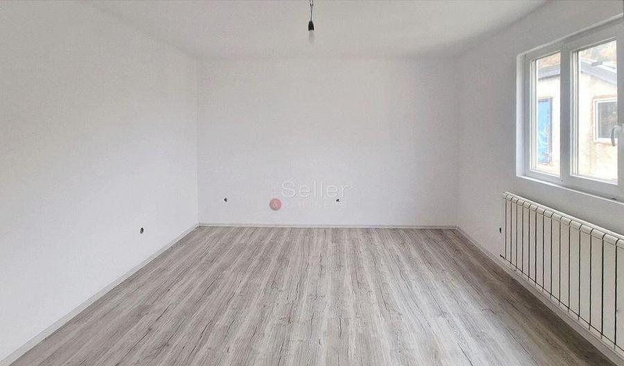 Aproape De Castelul Cantacuzino - 6