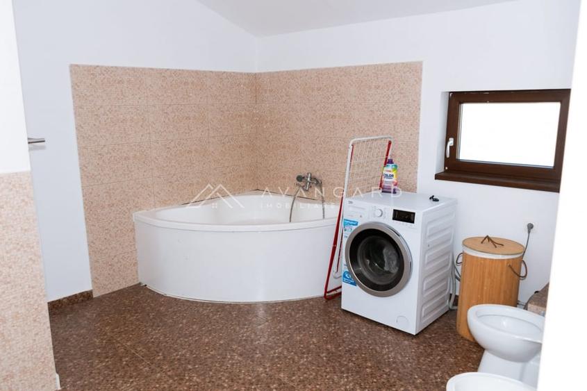 | Casa individuala cu 5 camere | 211 mp | 450 mp teren | Zona Vivo | - 12