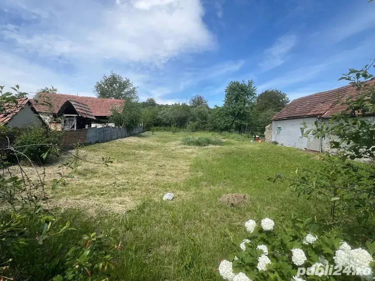 Casa la tara, sat Ru?i,23km de Sibiu -2300mp teren - 5