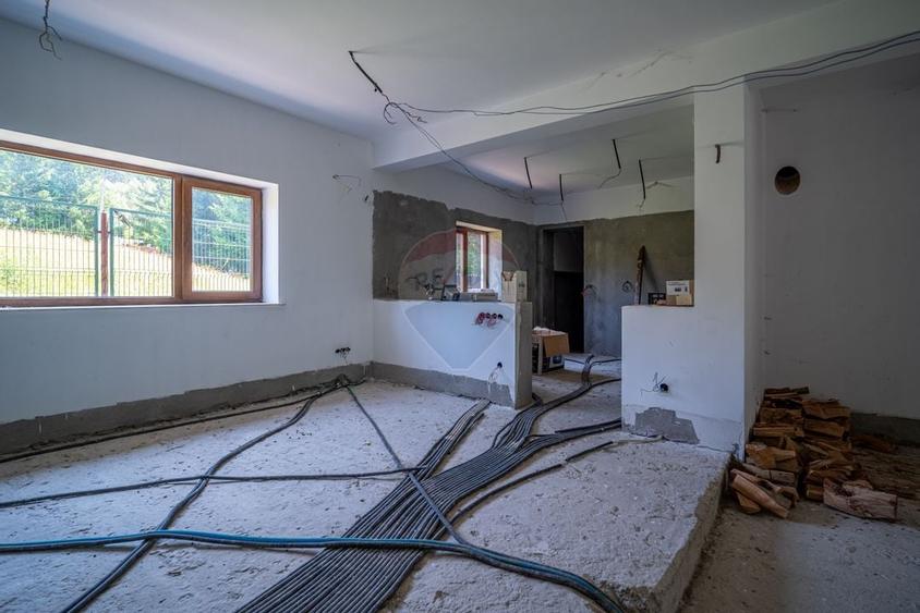 Duplex P+2E cu 7 camere de vânzare in Bușteni , 502 mp teren - 16