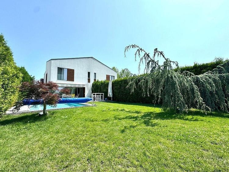 Vilă cu Piscina in Tunari - 28