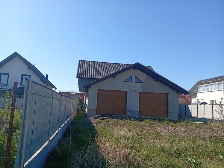 Casa spatioasa de vanzare Radauti - 1