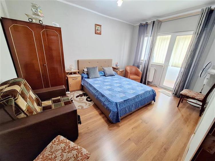 Apartament 2 camere semidecomandat, zona  Ura - 10