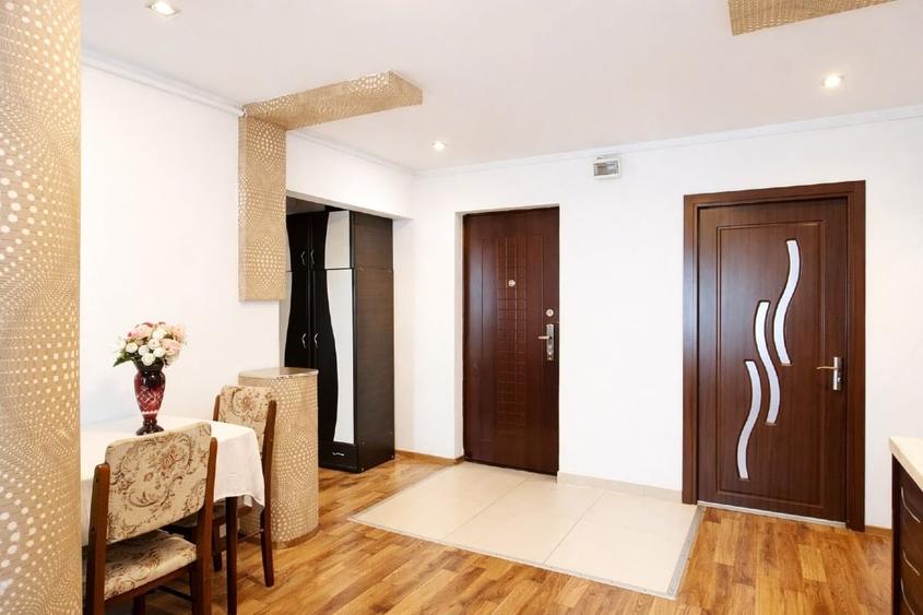 Proprietar Petrosani apartament MODERN cu CENTRALA RENOVAT etaj2  DECOMANDAT - 1