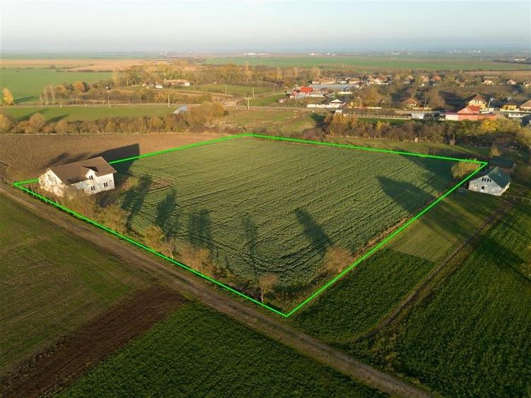 RECO casa Inand la rosu cu teren imens - 9