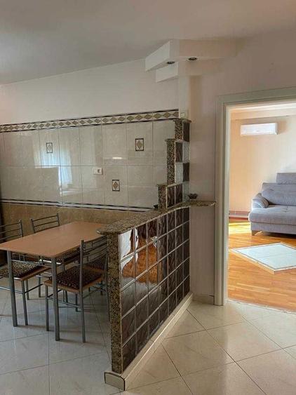 Inchiriez apartament 3 camere, zona Polivalenta, Arad - 2