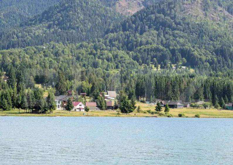 Cabana/Pensiune de vanzare in Colibi?a, cu acces la lac - 9