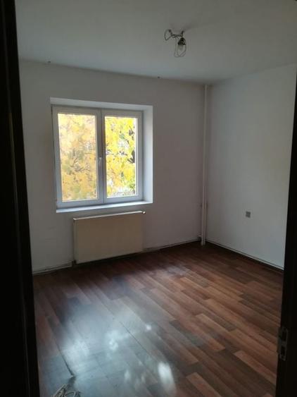 De vanzare Apartament 3 camere Bobocica Vitan - 3